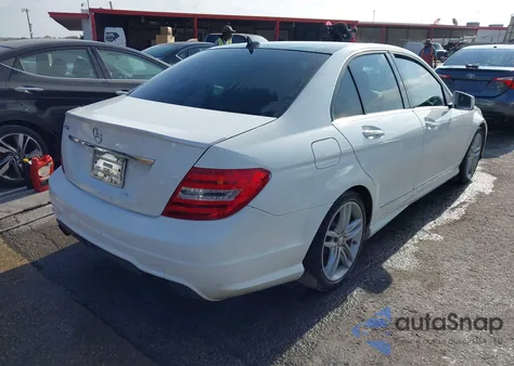 2013 Mercedes-Benz C 250 Sport из США, поврежденный, VIN WDDGF4HB3DA865898